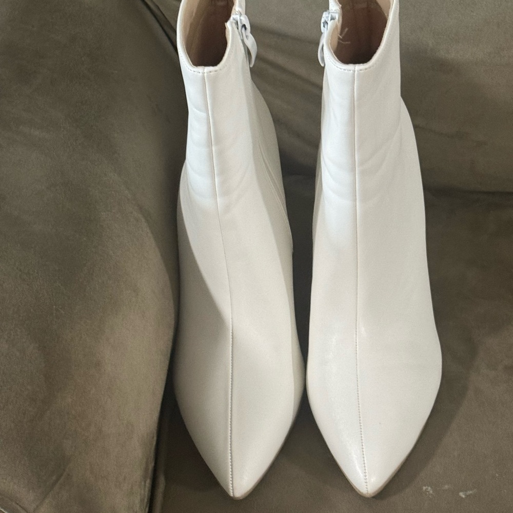 Elegant White Ankle Boots